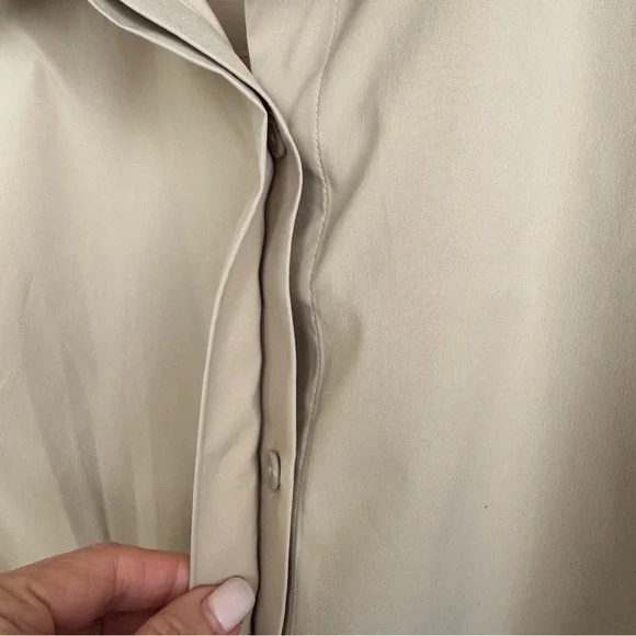 NEW Athleta Women's Midday Ultra Cropped Shirt Large Beige/Tan NWT - Picture 4 of 10